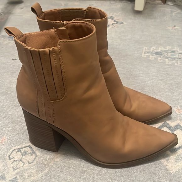 Universal Thread Heeled booties - Picture 3 of 6